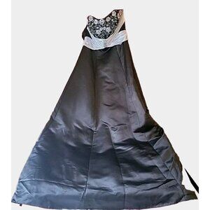 NEW Jump Apparel $200 Strapless Prom Formal Black Dress Size 3 Long NWT Evening